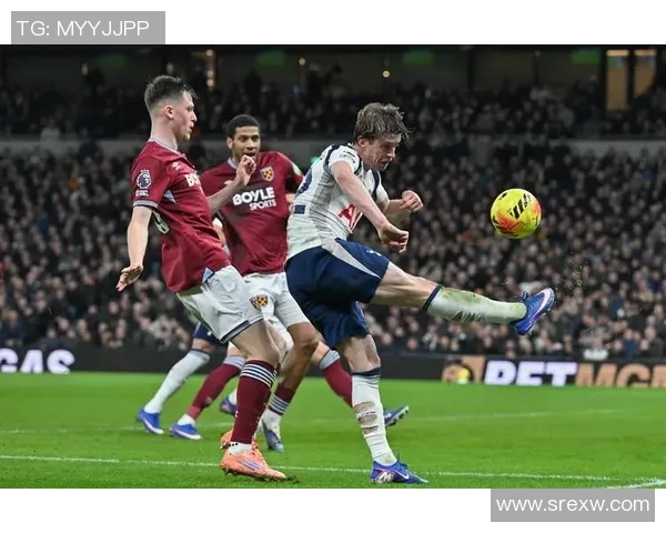 英超赛场卡勒姆威尔逊梅开二度助队夺胜展现出色状态